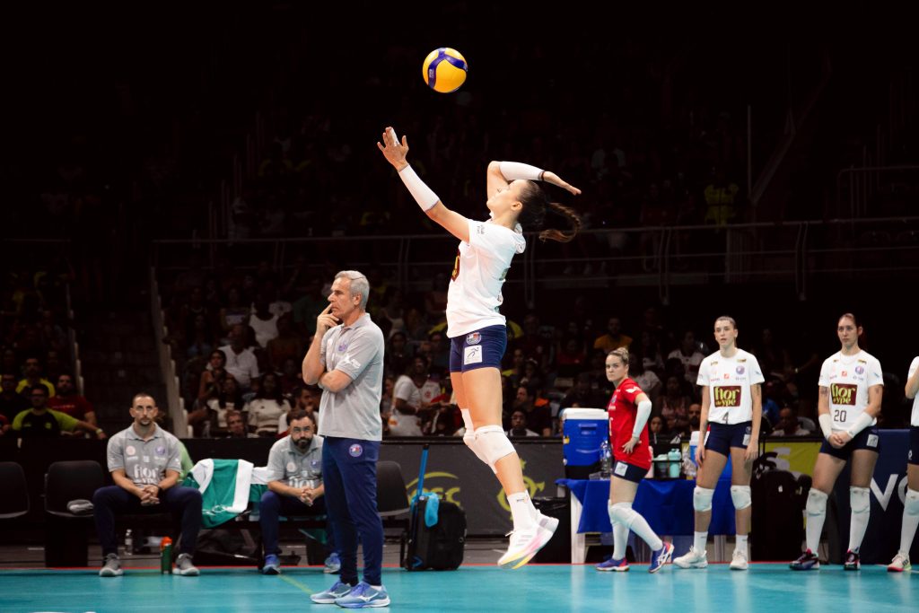 REM no Esporte: juntos com o time de vôlei Flor de Ypê Paulistano Barueri
